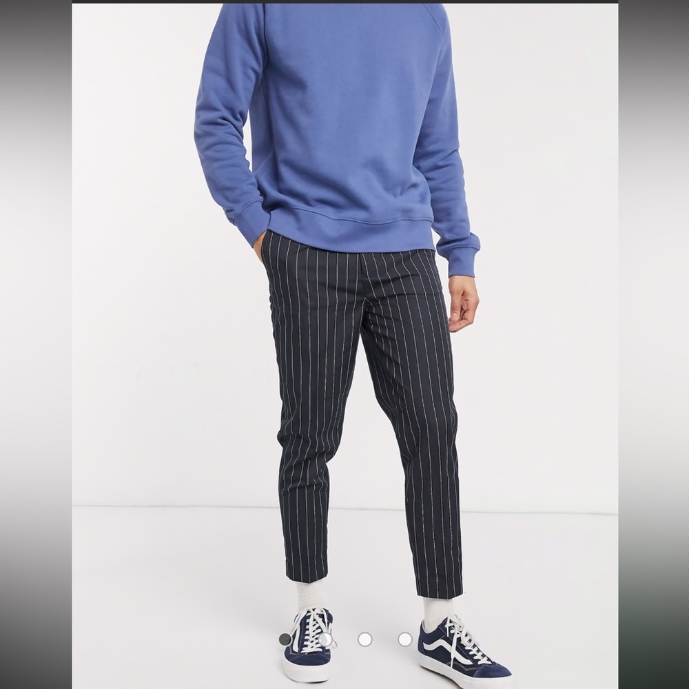 EUC Size 32”W Men’s tapered pinstriped trousers